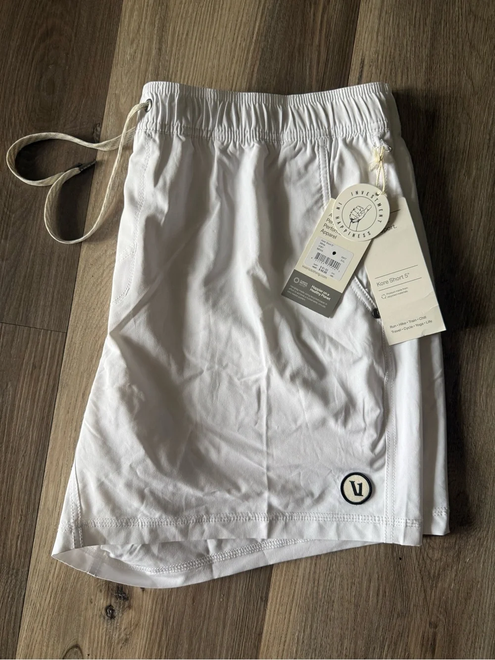 Vuori Kore Short Lined 5" inch XXL NWT white - Picture 3 of 3